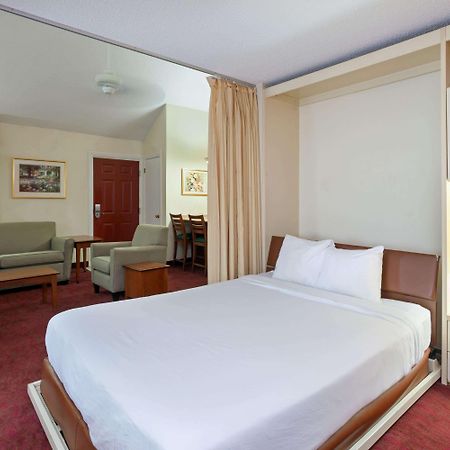 ฮอว์ทอร์น สวีท บาย วินด์แฮม เดียร์บอร์น/ดีทรอยต์, Mi Hotel ภายนอก รูปภาพ