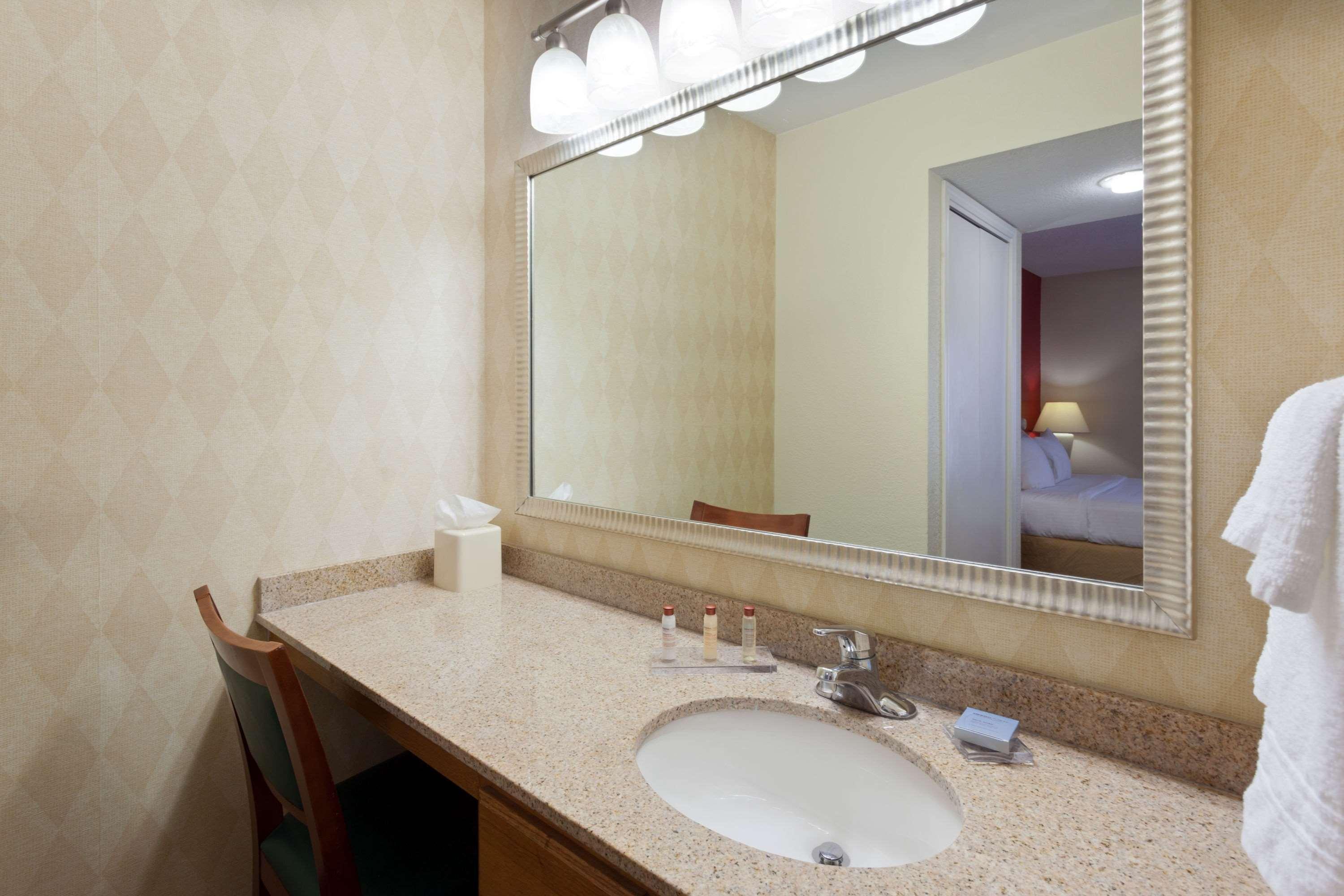ฮอว์ทอร์น สวีท บาย วินด์แฮม เดียร์บอร์น/ดีทรอยต์, Mi Hotel ภายนอก รูปภาพ